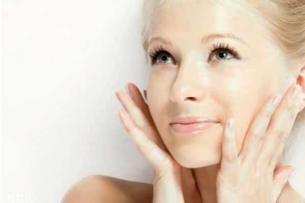 干皮痘痘肌适合用的护肤品