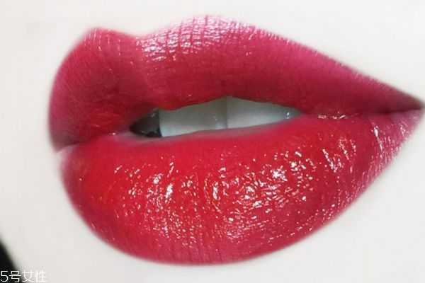 黑皮适合什么颜色口红 皮肤黑的人适合什么颜色的口红