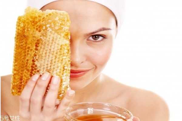 秋冬季如何保持肌肤白暂