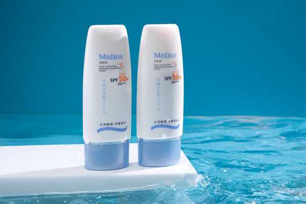 防晒霜会染衣服吗 防晒霜会染衣服吗