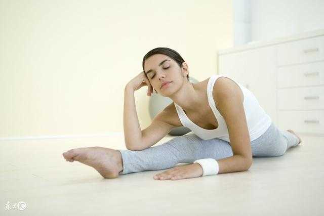 睡前有哪些动作可以促进睡眠 睡前有哪些动作可以促进睡眠