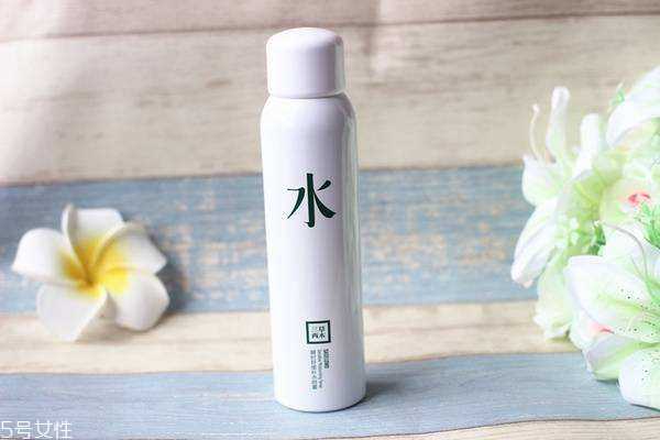 保湿喷雾补妆时怎么用 2种神级喷法