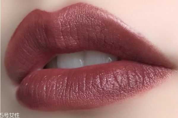 葡萄色系的口红有哪些？葡萄色口红适合黄皮吗
