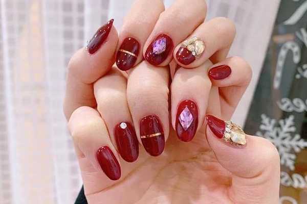 精致漂亮新年美甲图片 好运时髦新年美甲 精致漂亮新年美甲图片 好运时髦新年美甲