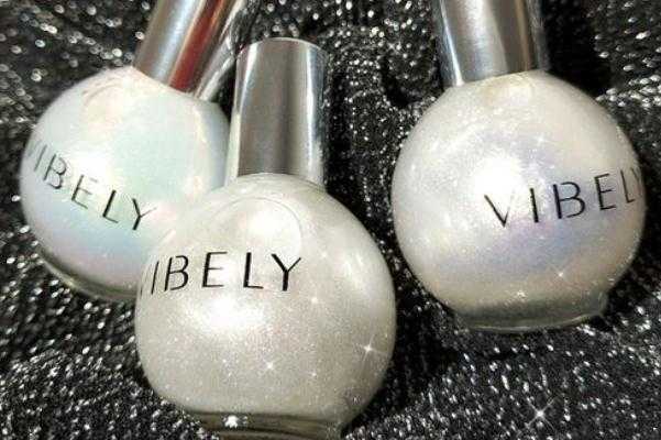 高光液可以和粉底液一起用吗 高光液可以画卧蚕吗