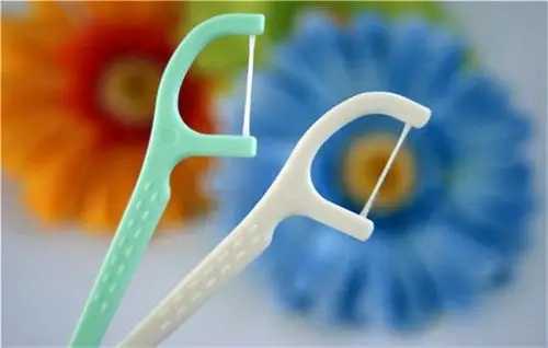 牙线圆线和扁线有什么区别?牙线越细越好吗 牙线圆线和扁线有什么区别?牙线越细越好吗