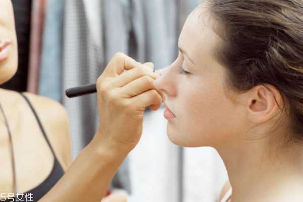 敏感肌能化妆吗