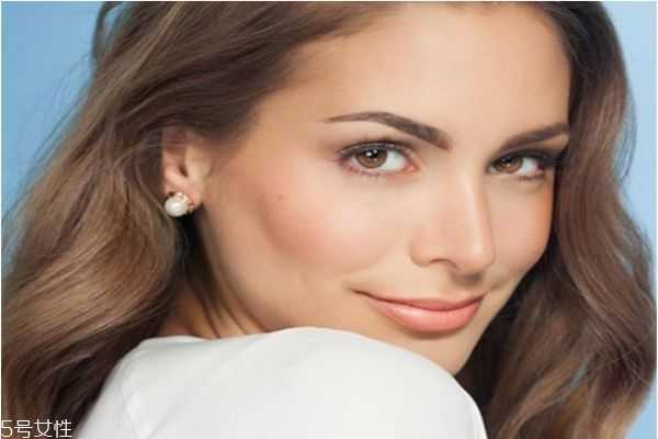 精华液能涂眼部吗