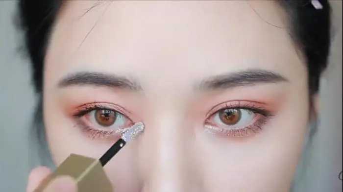 如何化泪眼妆 如何化泪眼妆