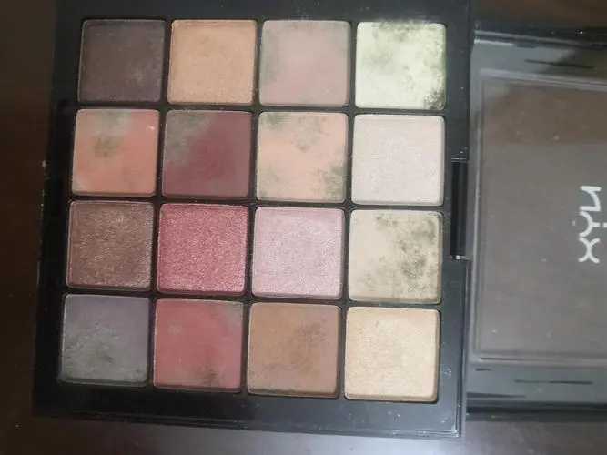 眼影发霉了还能继续用吗 眼影发霉了还能继续用吗