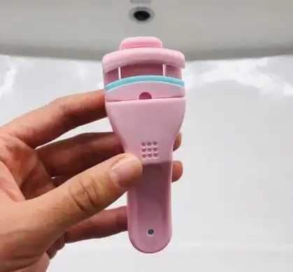 睫毛夹适合学生吗 睫毛夹适合学生吗