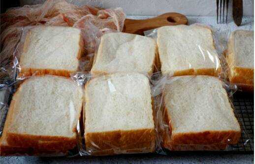 面包保质期过3天能吃吗 面包保质期过3天能吃吗