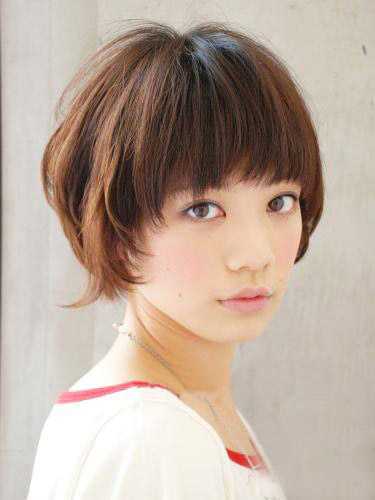 胖圆脸显瘦短发发型图片参考 胖圆脸剪什么短发好看
