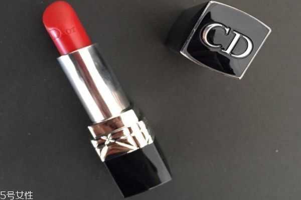 送女生口红什么颜色好看?女生喜欢什么颜色的口红 送女生口红什么颜色好看?女生喜欢什么颜色的口红