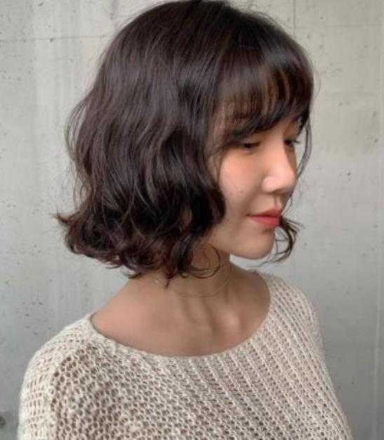 为什么短发比长发显老?长发聚财还是短发聚财 为什么短发比长发显老?长发聚财还是短发聚财