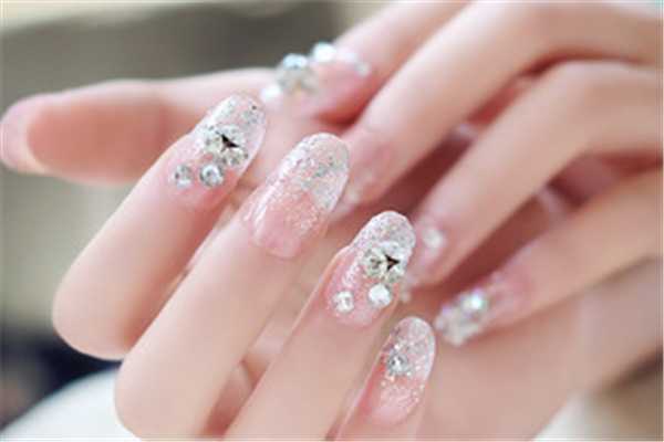 贴甲片贴到肉了可以吗 贴甲片贴到肉了可以吗