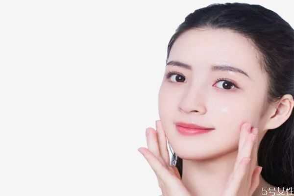 皮肤吸收不好如何改善？皮肤锁不住水分的原因