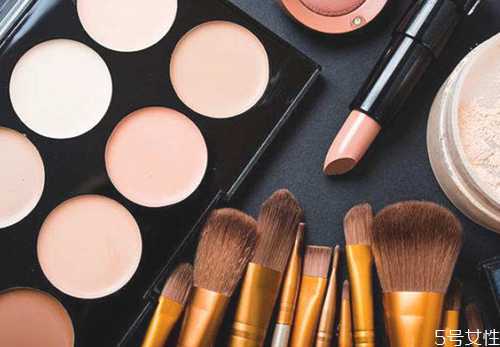 化妆刷能用美妆蛋清洗液洗吗 化妆刷能用美妆蛋清洗液洗吗