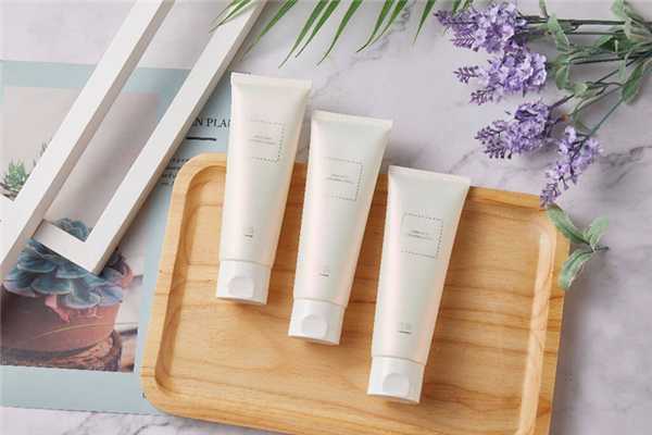 透真氨基酸洗面奶怎么样 透真氨基酸洗面奶成分分析