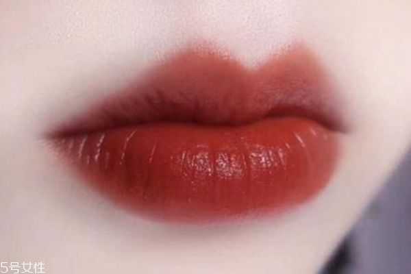 阿玛尼红管真假鉴别方法