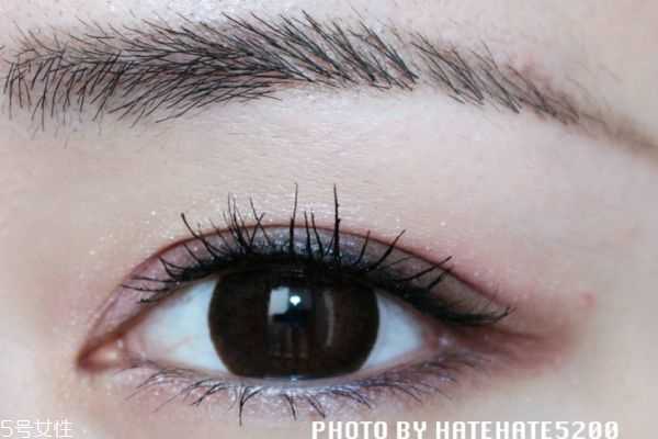 眼线晕妆怎么办 单眼皮画眼线这样画
