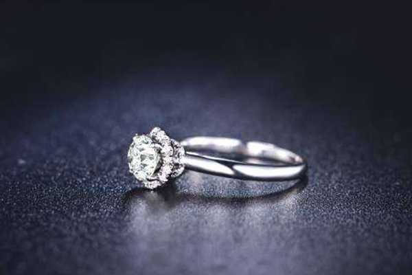 护手霜还有哪些用处 护手霜还有哪些用处