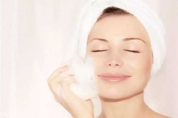 烟酰胺和水乳哪个先用 烟酰胺和水乳哪个先用