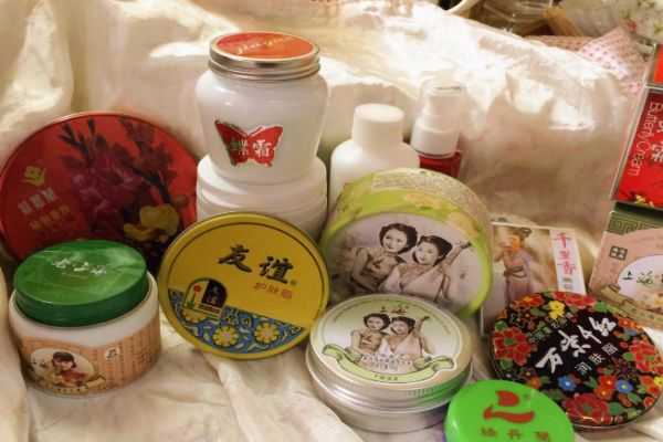 雪花膏应该擦什么部位?雪花膏的正确用法 雪花膏应该擦什么部位?雪花膏的正确用法