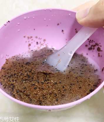 海藻面膜要洗吗？海藻面膜敷完要洗脸吗？