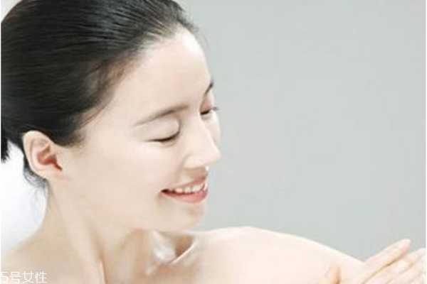 什么身体乳保湿效果好