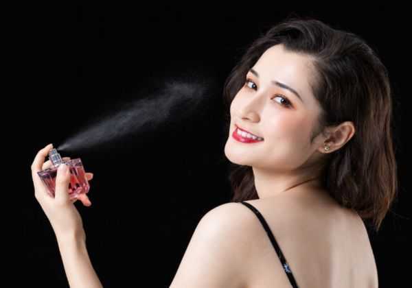 迪奥蓝毒的味道是什么 迪奥蓝毒的味道是什么