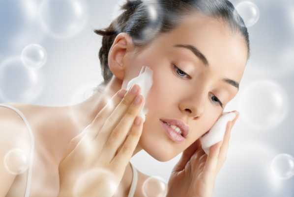 为什么一熬夜就长痘？熬夜就长痘痘是什么原因