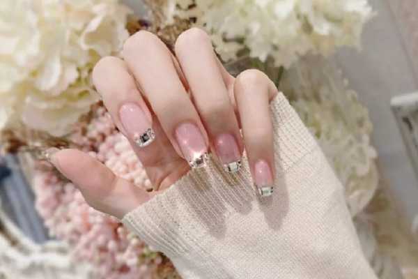 光疗胶和加固胶一样吗 光疗胶和加固胶一样吗