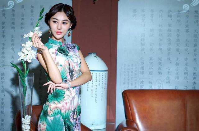 为什么现在旗袍很少有人穿 为什么现在旗袍很少有人穿