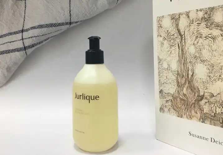 沐浴露为什么加荧光剂 沐浴露为什么加荧光剂