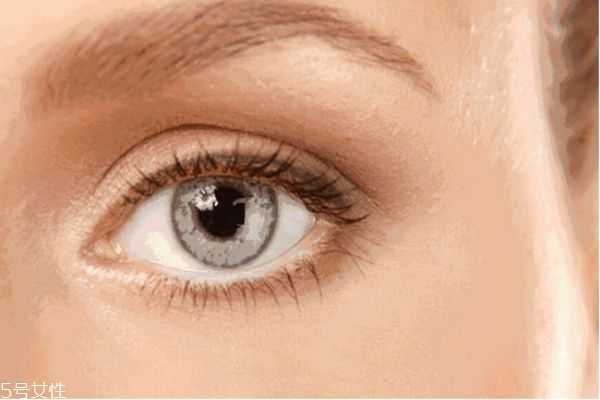 眼霜什么时候使用