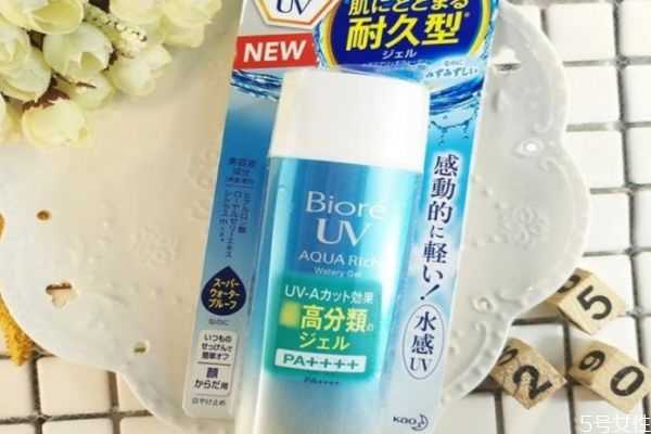 防晒霜多久补涂一次？正确补擦防晒霜的方法