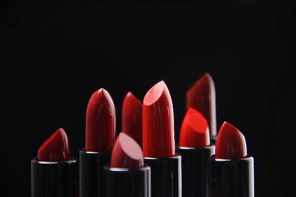 口红用虫子做的是真的吗 口红用虫子做的是真的吗