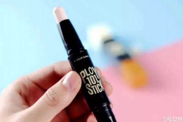 高光棒可以当眼影用吗