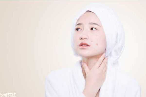 脸上毛孔很大的女生怎样化妆好看?怎样化妆隐形毛孔 脸上毛孔很大的女生怎样化妆好看?怎样化妆隐形毛孔