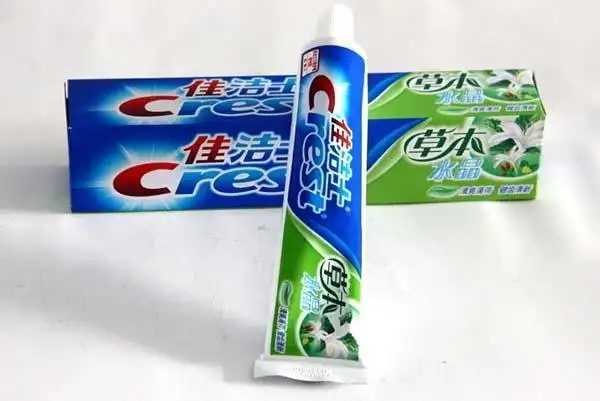 牙膏的主要成分