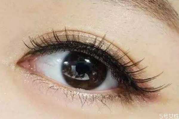 假睫毛可以用水洗吗?怎么清洗用过的假睫毛