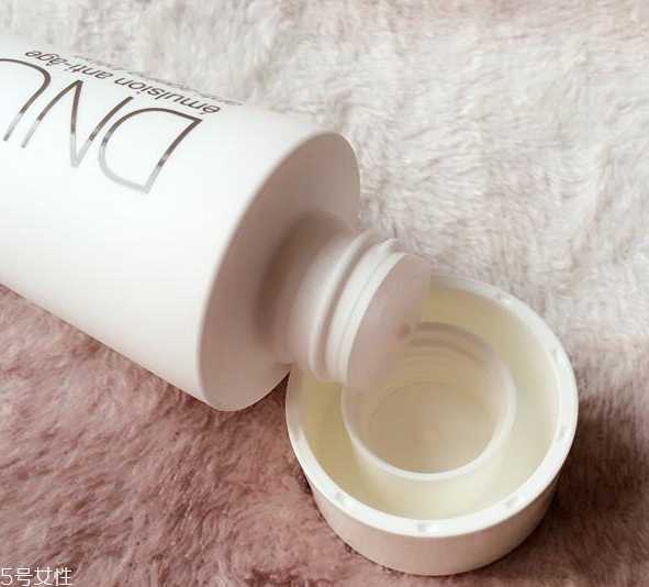 dnunik悦妍焕活乳液好用吗 dnunik悦妍焕活乳液好用吗