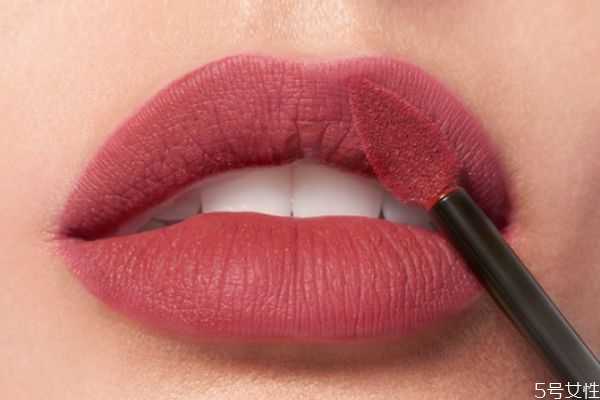 欧莱雅小钢笔129和130哪个好看？欧莱雅小钢笔推荐色号