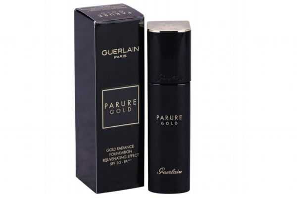 粉底液泵卡到盖子里怎么办 粉底液泵卡到盖子里怎么办