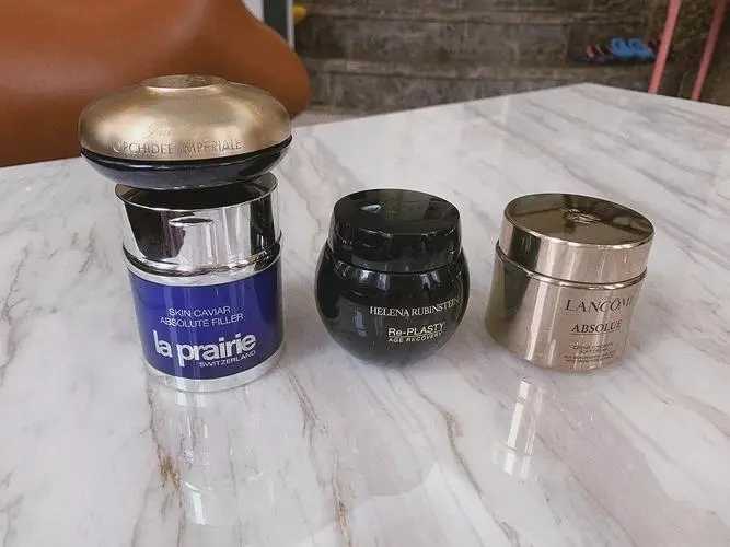 40岁用菁纯还是黑绷带 40岁用菁纯还是黑绷带