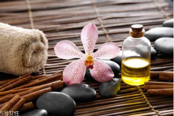 精油擦头发好不好