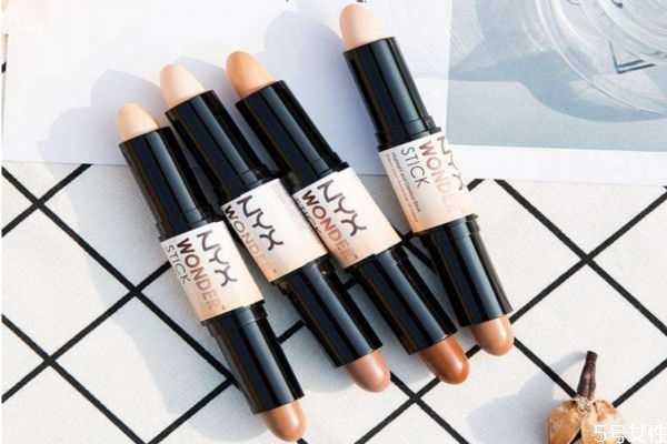 修容棒涂后用什么推开 修容棒涂后用什么推开