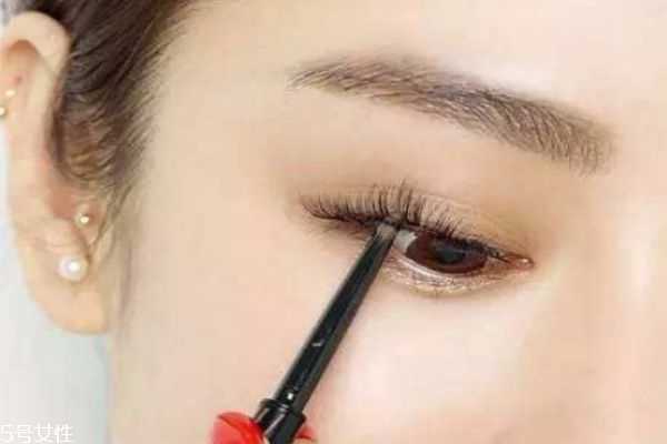 新手画眼线使用哪种产品好？新手画眼线用什么最好