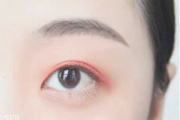 双色眼影怎么画？